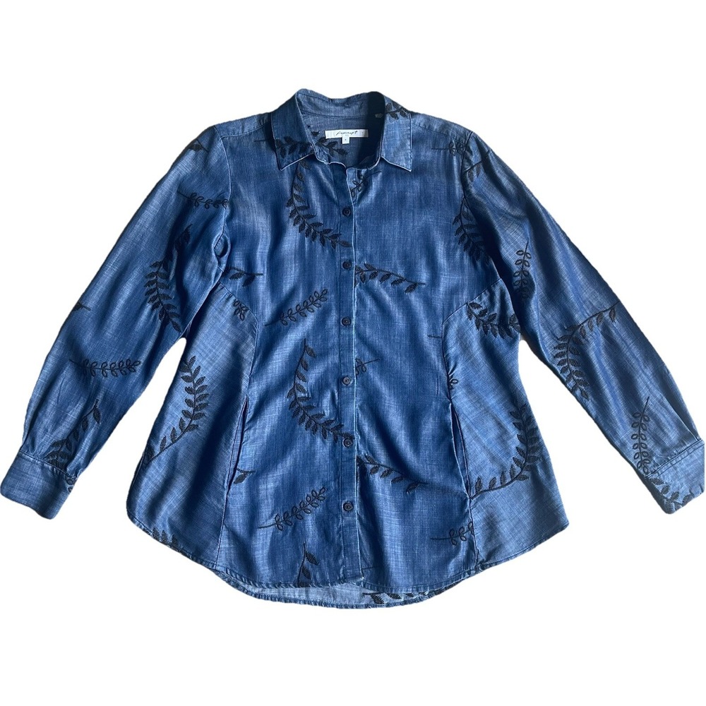 Foxcroft Women's Size 8 Blue Chambray Button Front Shirt Embroidered Leaf‎ Print
